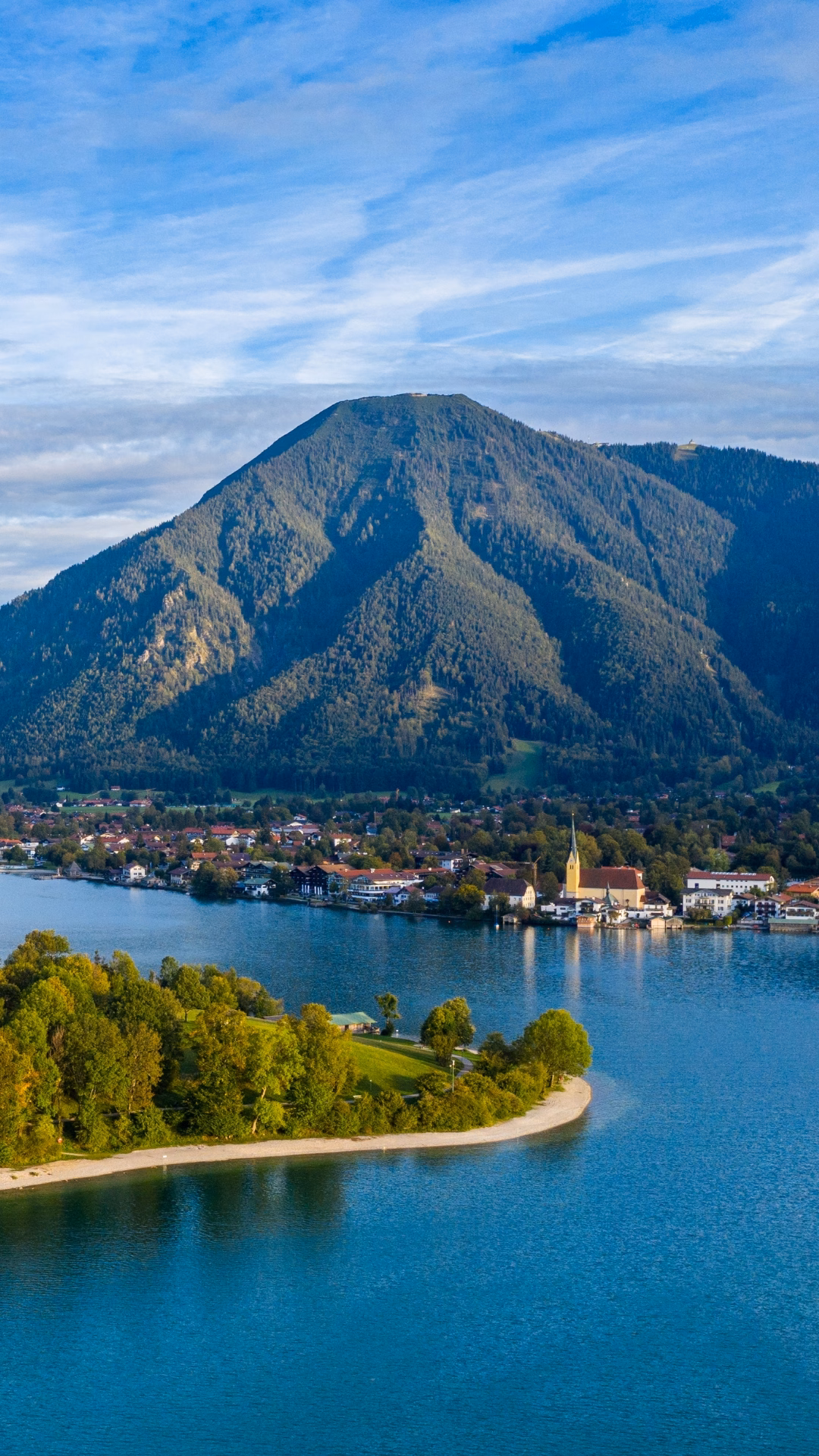 Tegernsee im Frühling — Tegernseelimo bayerische Limonade
